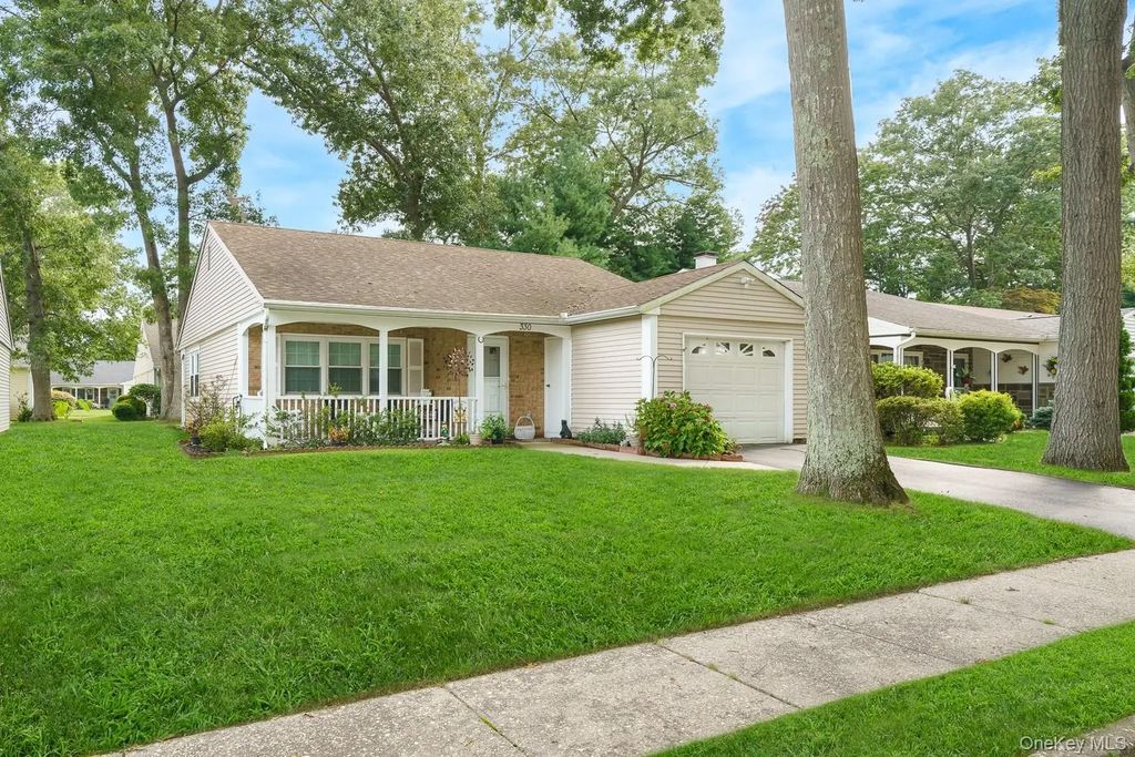 330 Brownfield Drive, Ridge