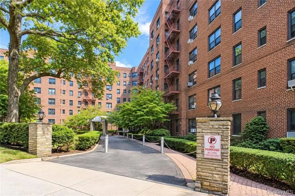 84-01 Main Street # 429, Briarwood