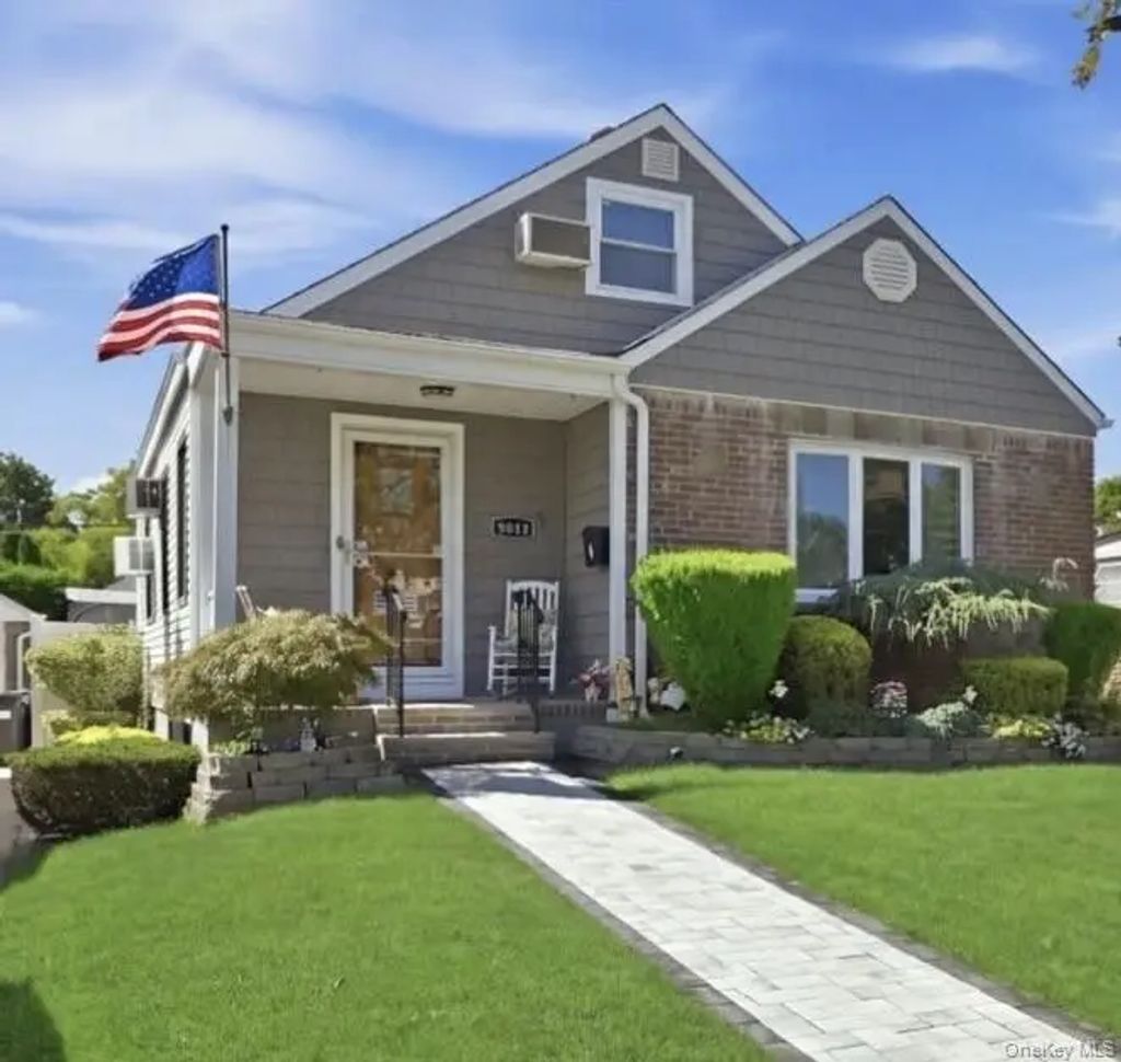 8614 251st Street, Bellerose