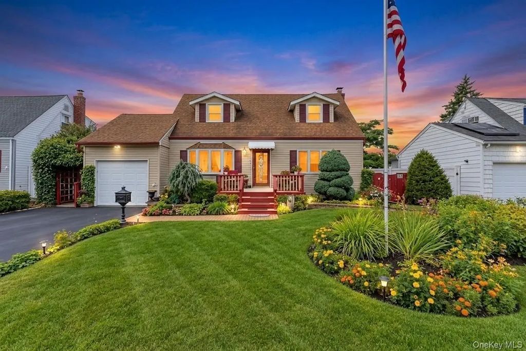 150 W 19th Street, Deer Park