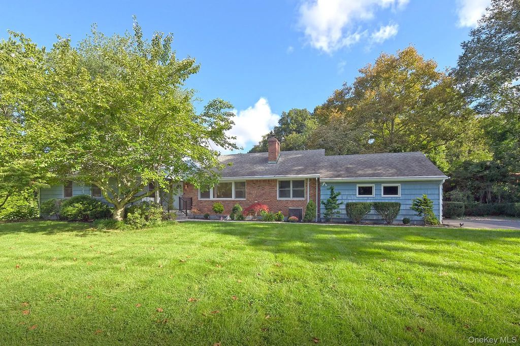 1950 Midlane, Muttontown