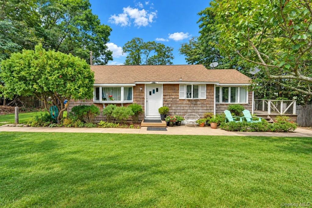 4 Holzman Drive, Hampton Bays