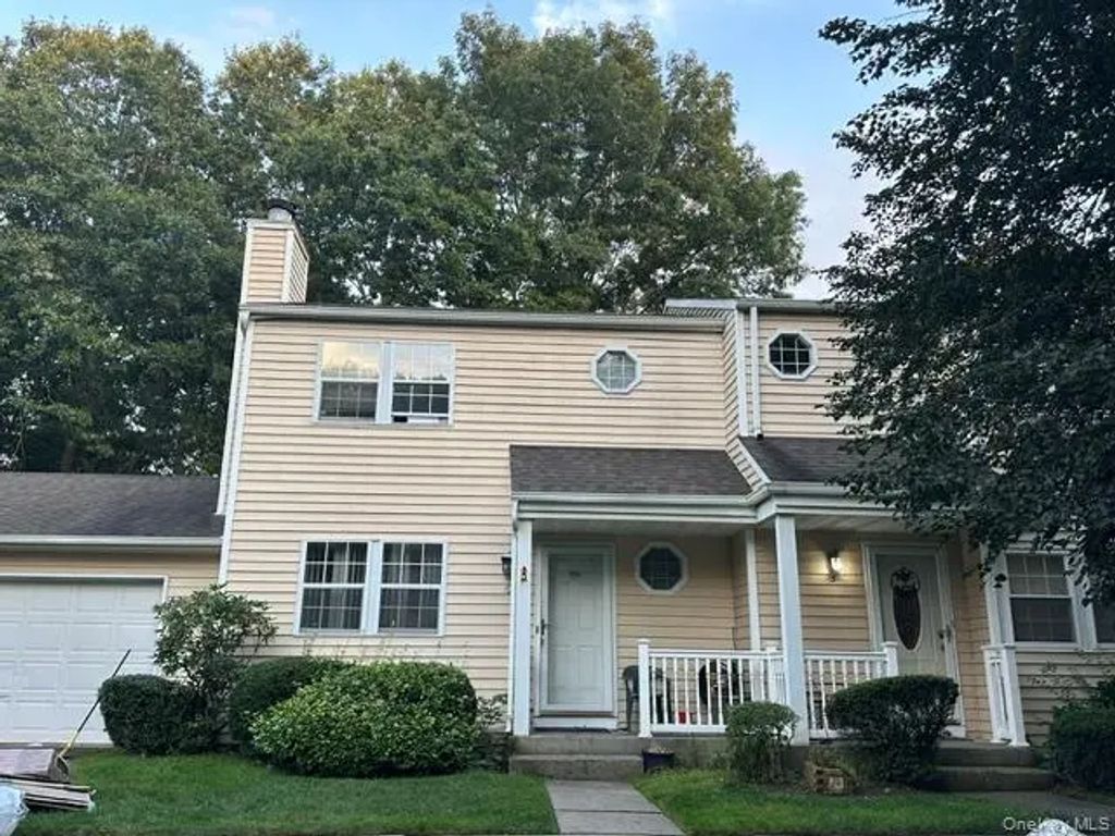 4 Hancock, Yaphank