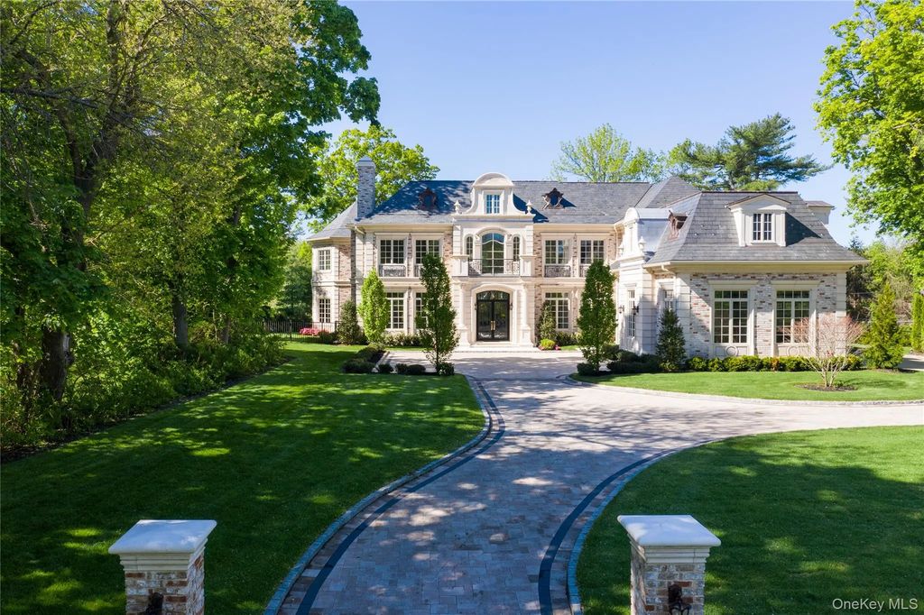 6 Foxwood Road, Great Neck