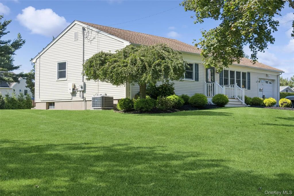 4105 Deep Hole Drive, Mattituck