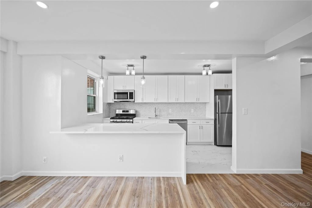 220 Pelham Road # 6p, New Rochelle