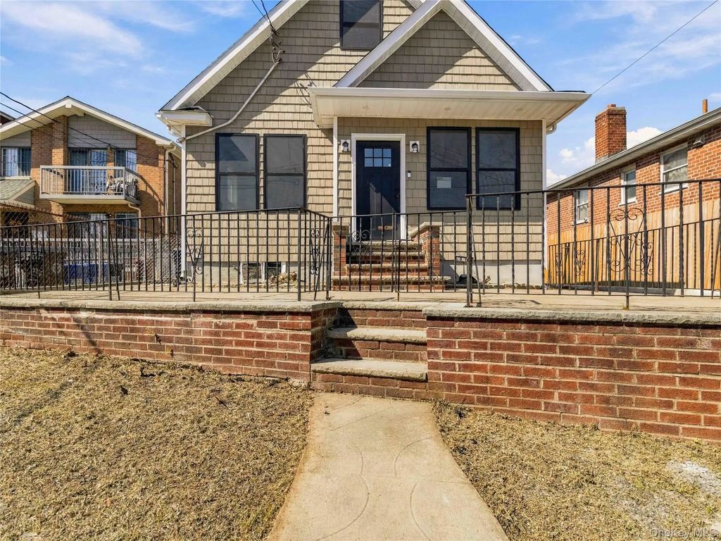 7813 58th Avenue, Middle Village