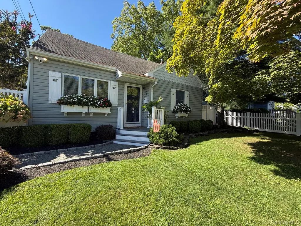 124 Smith Avenue, Islip