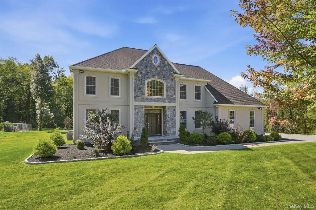 17 Meadow Crest Drive, Mahopac
