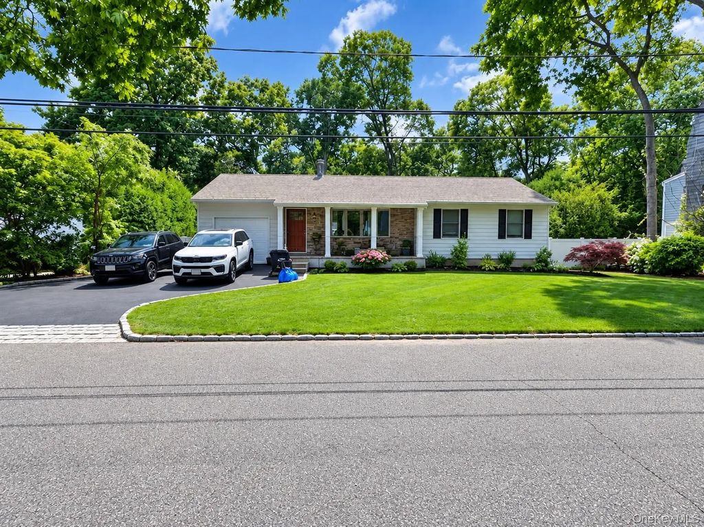 1026 Washington Avenue, West Islip