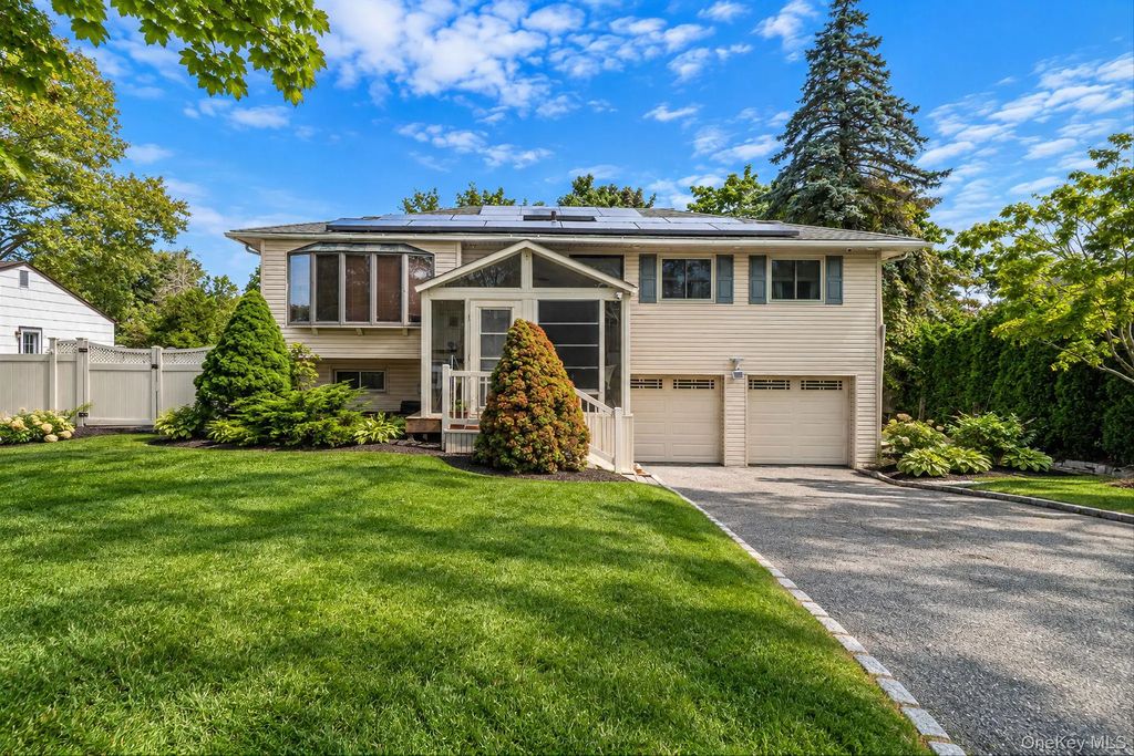 9 Mulberry Drive, Smithtown