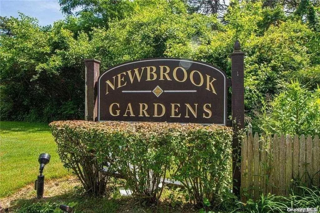 157 Newbrook Lane # 157, Bay Shore