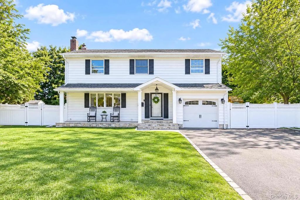 37 Gaymor Lane, Commack
