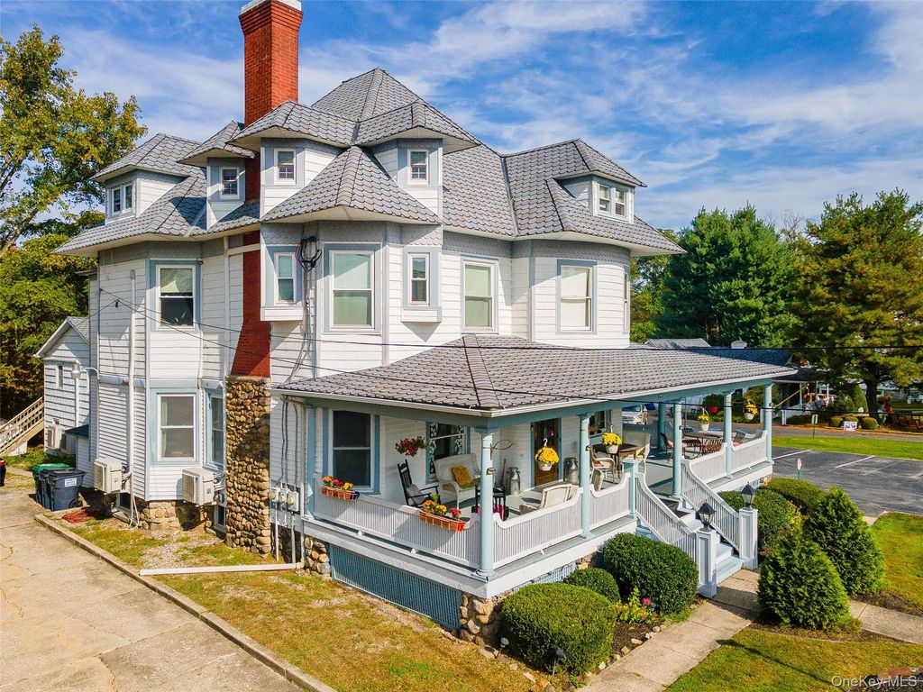 215 Maple Avenue, Pine Bush