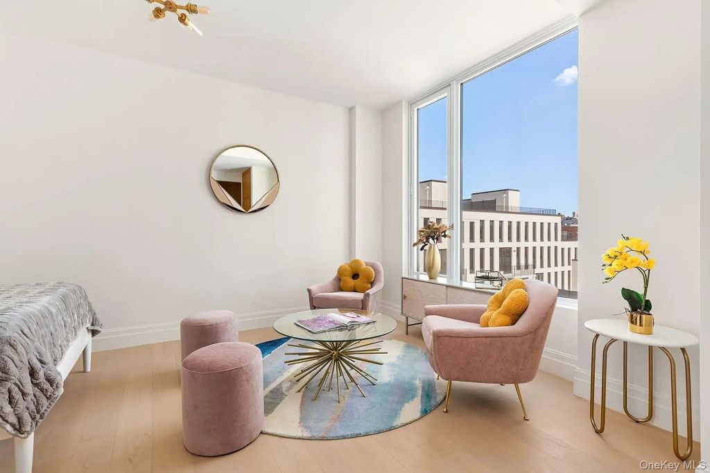 30-55 Vernon Boulevard # 8d, Astoria