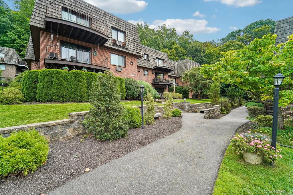 4 Briarcliff Drive S # 9, Ossining