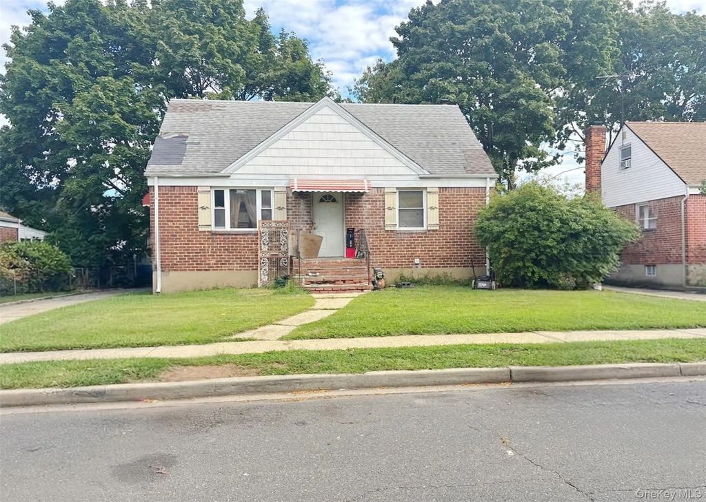 89 Chase Street, Hempstead