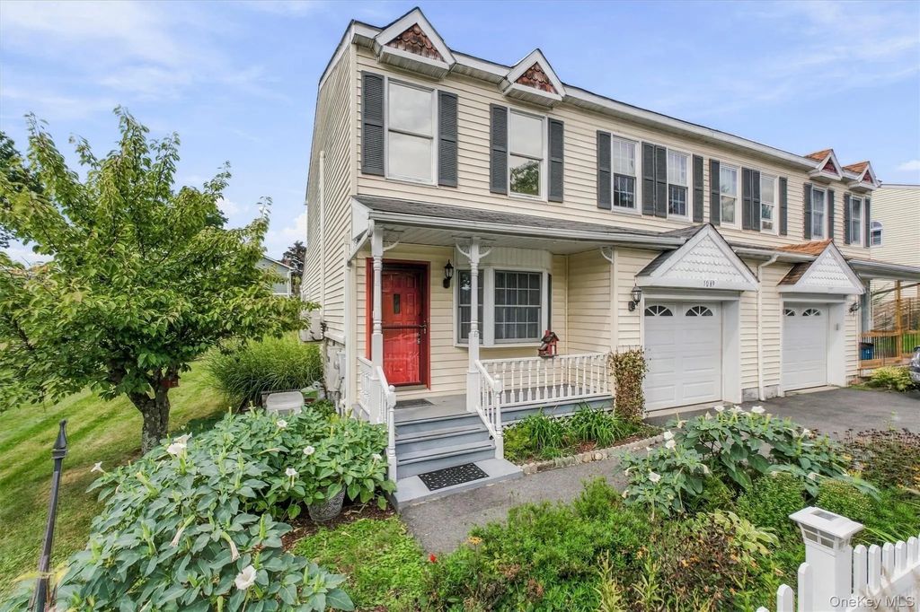 1069 Wolcott Avenue, Beacon