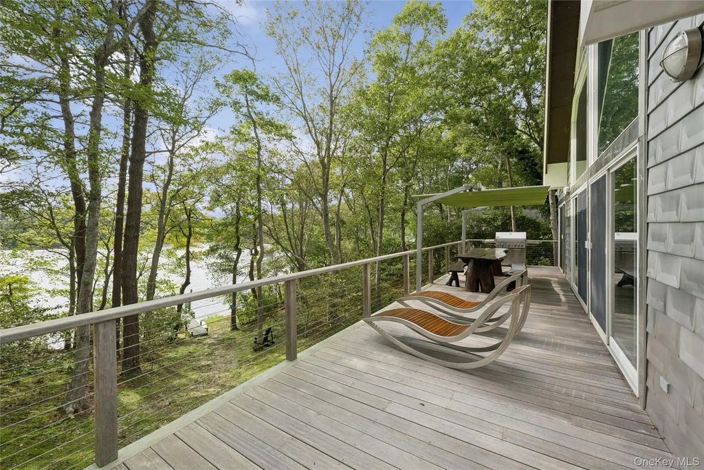 142 Little Fresh Pond Road, Southampton