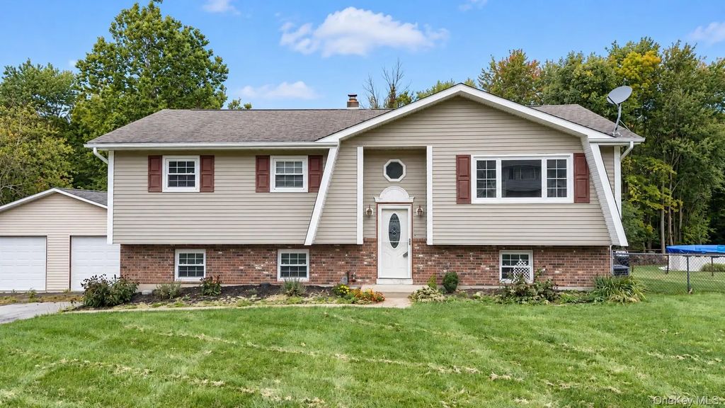 65 Maureen Drive, Middletown