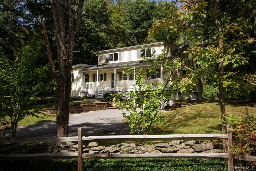 9 Horns Park Road, Poughkeepsie