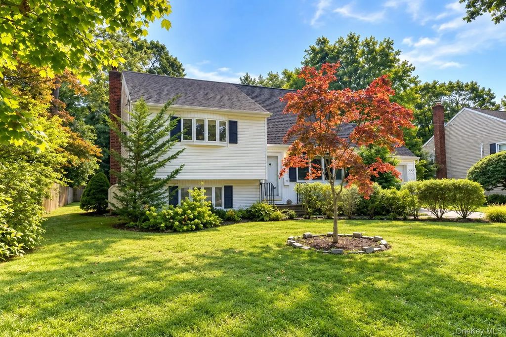 69 Circuit Road, Bellport Village