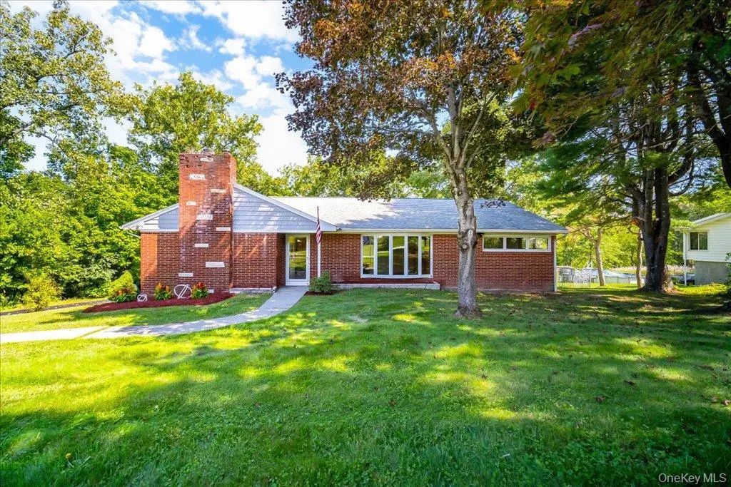23 Mcintosh Drive, Poughkeepsie