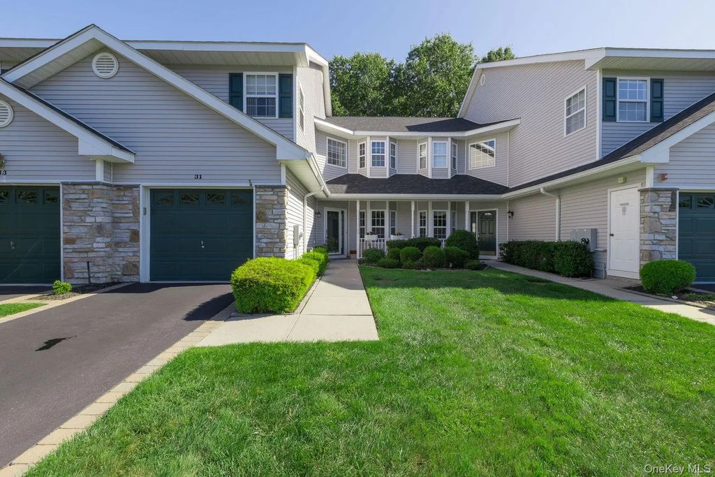 31 Willow Wood Drive, East Setauket