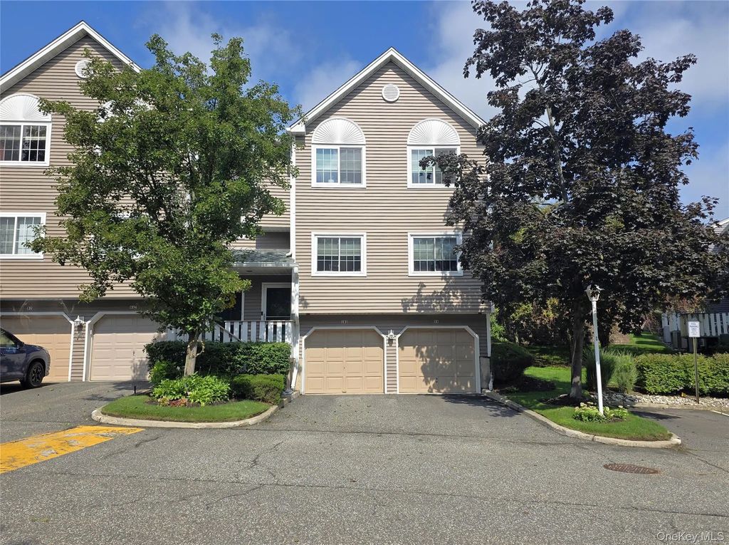 99 Eagle Ridge Way, Nanuet