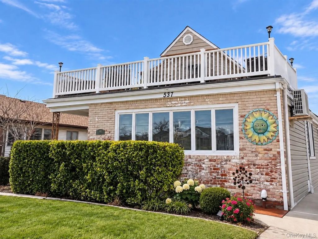 537 E Park Avenue # Upper, Long Beach
