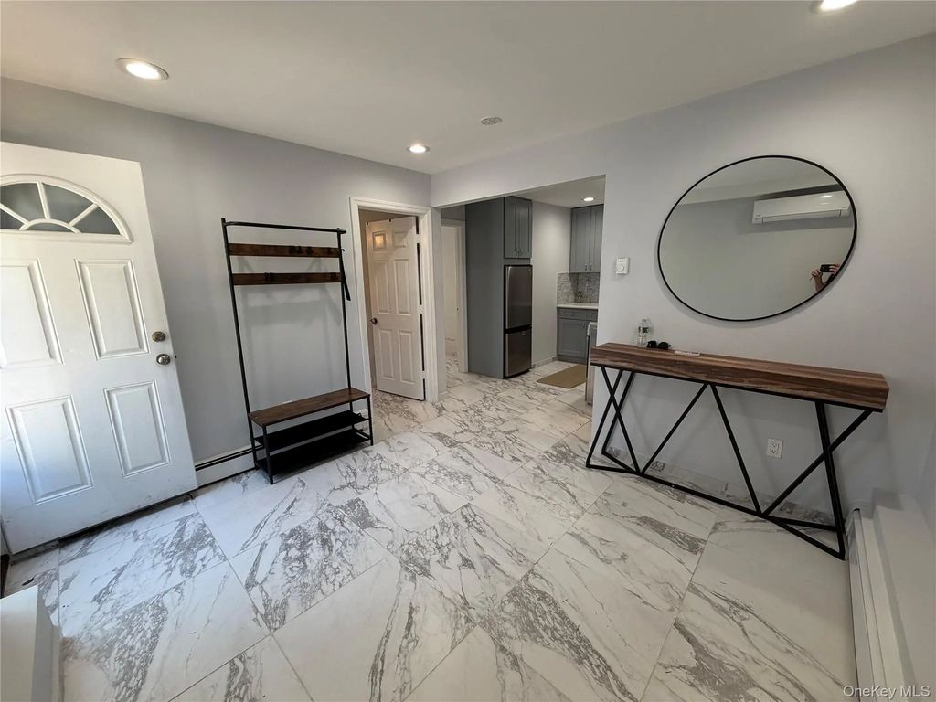 1967 Decatur Avenue, North Bellmore