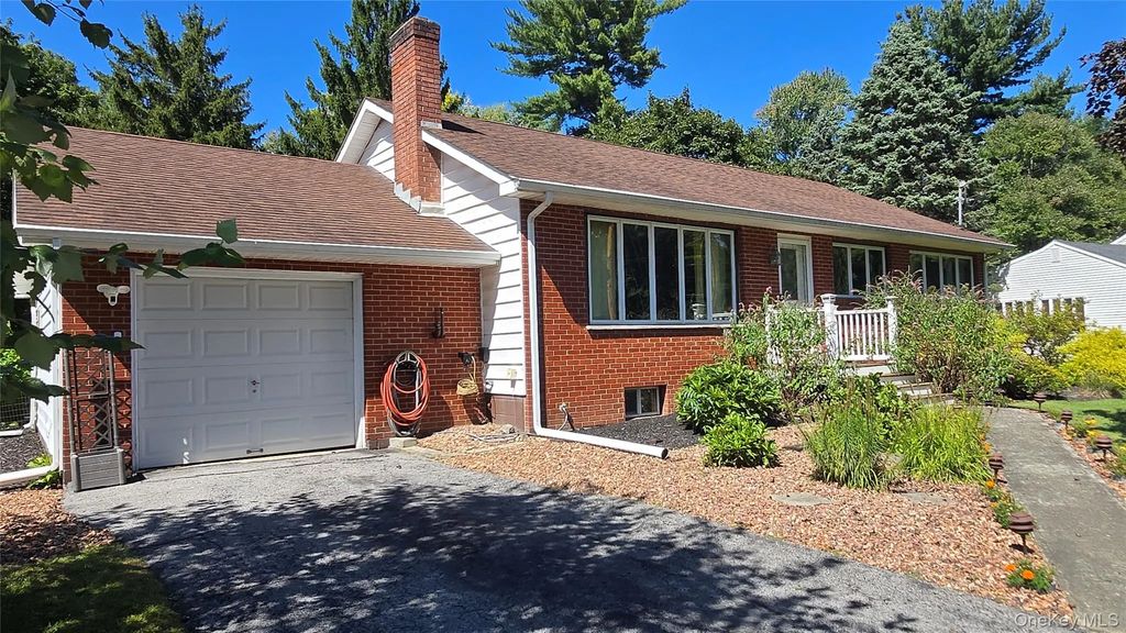 29 Kinry Road, Poughkeepsie