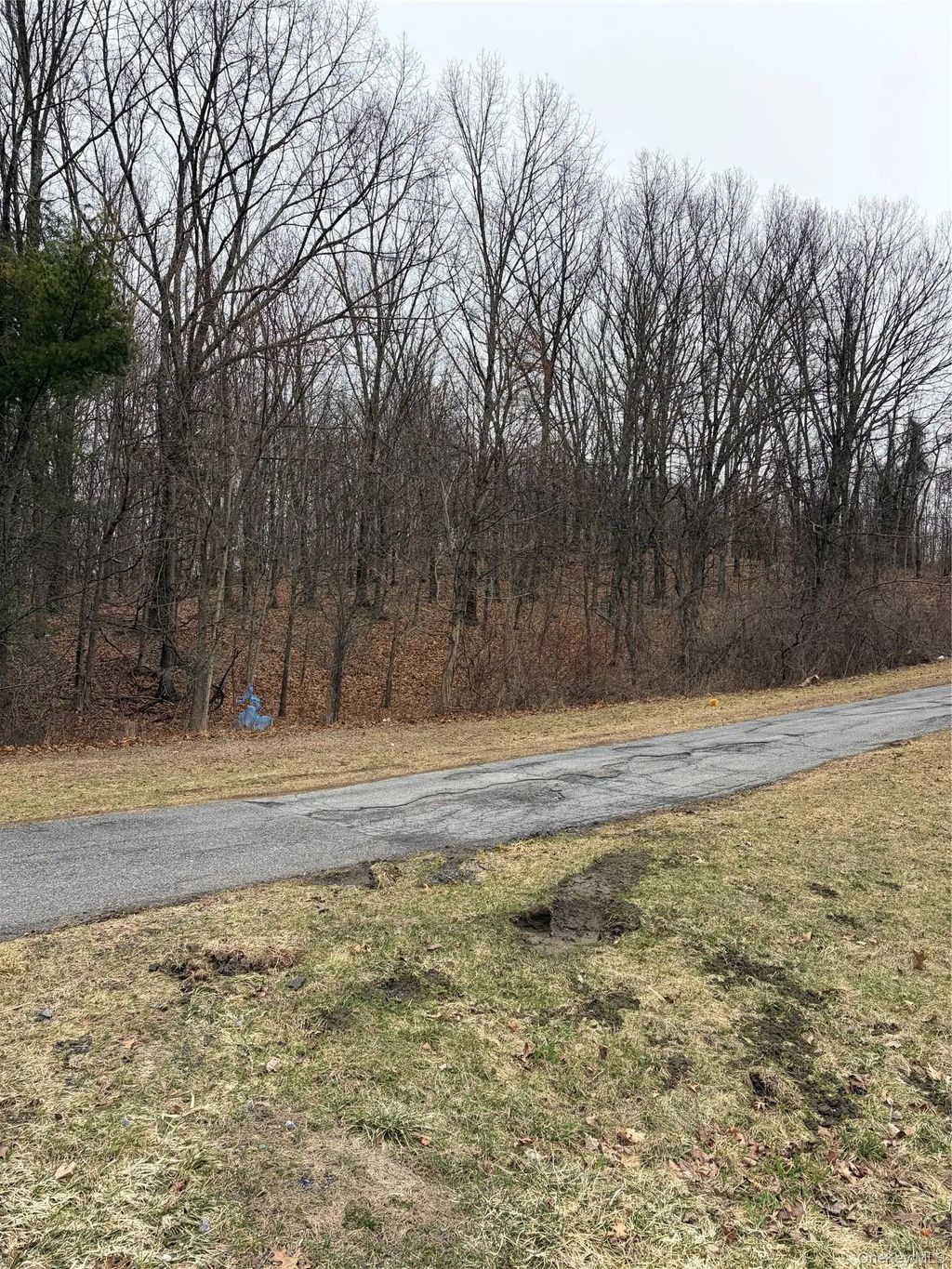 3748 Us Highway 9w, Highland