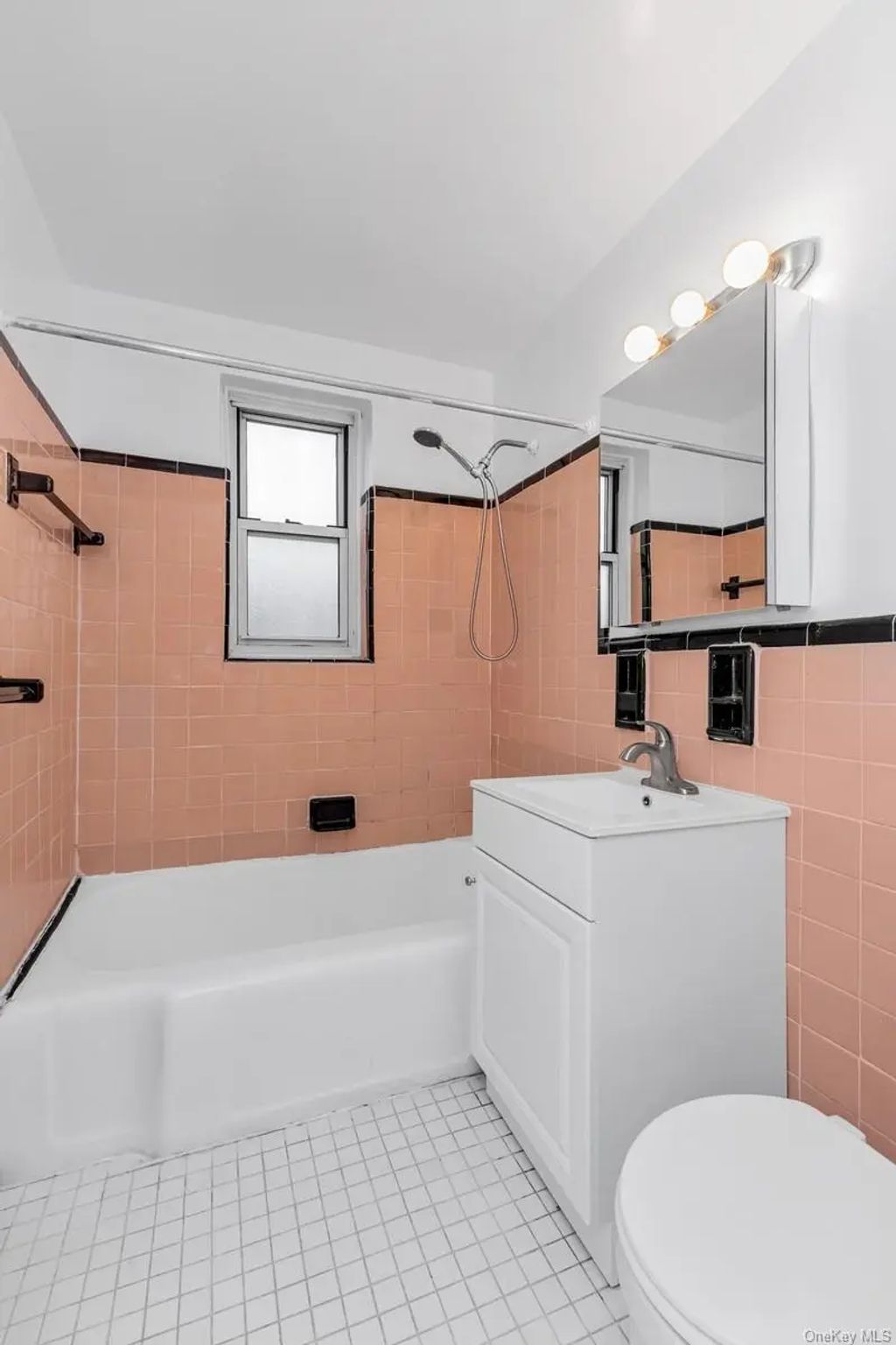 67-07 Yellowstone Boulevard # 5f, Forest Hills
