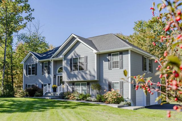 327 Commons Road, Tivoli