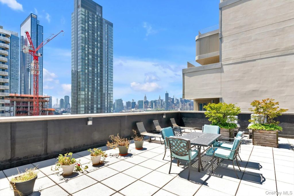 24-15 Queens Plaza N # 6b, Long Island City