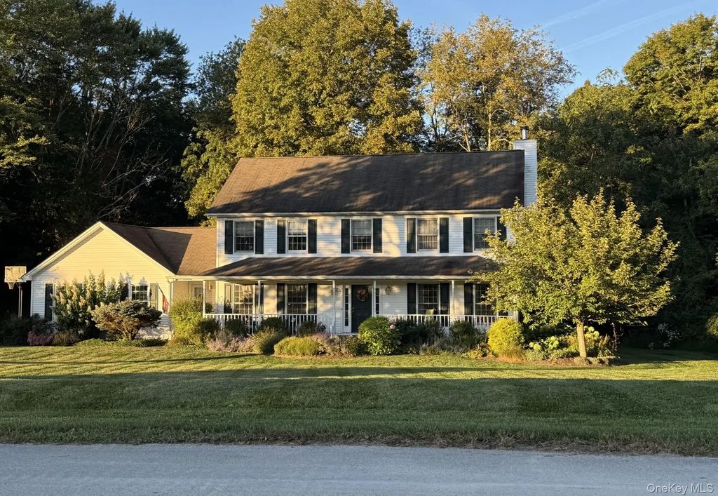 76 Rockledge Drive, Pleasant Valley