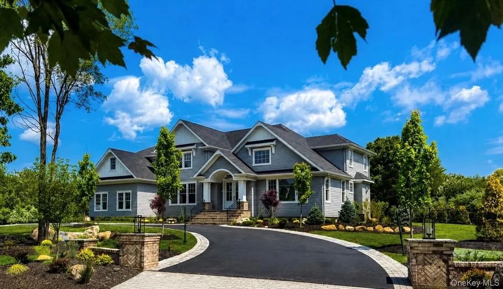 25 Jareds Path, Brookhaven