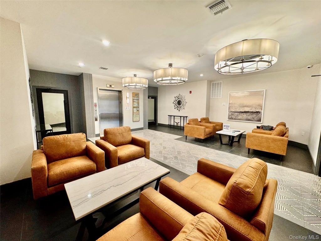 306 Bluestone Court # 209, Maybrook