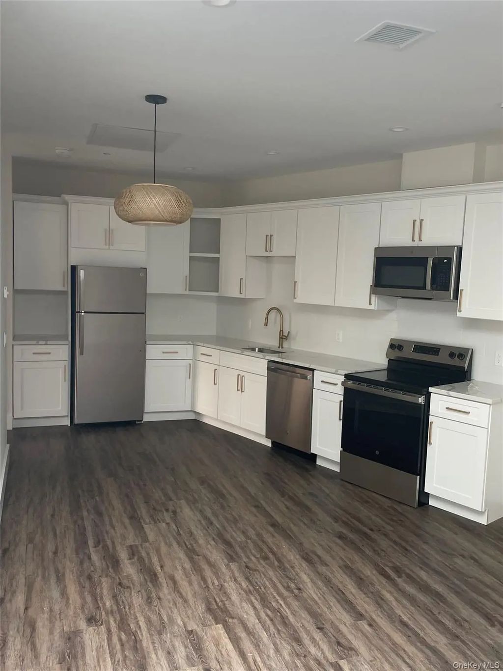 175 E Main Street, Mount Kisco
