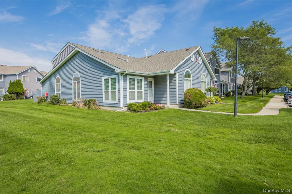 764 Birchwood Park Drive, Middle Island