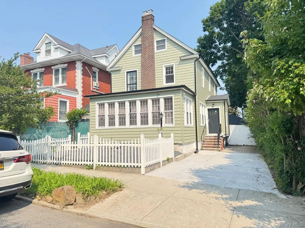 40-29 167th Street, Flushing