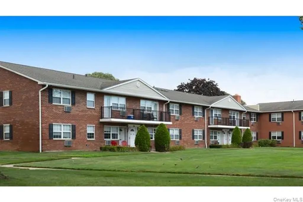 43c Old Oak Lane # 43c, Levittown