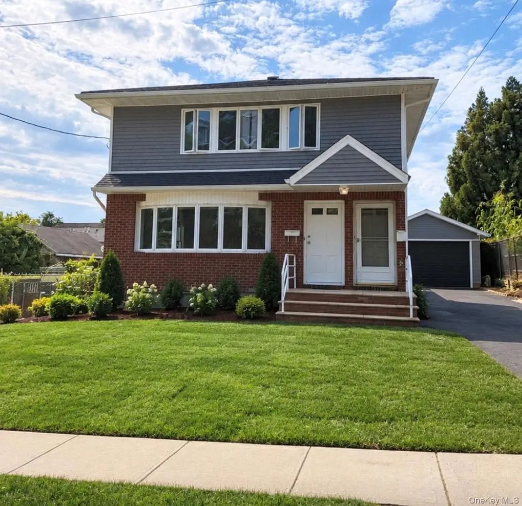 90 Madison, Westbury