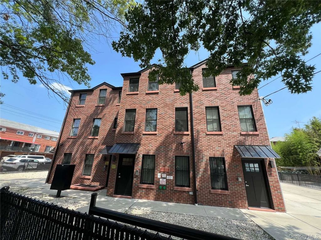 56-75 136th Street # 3a, Flushing