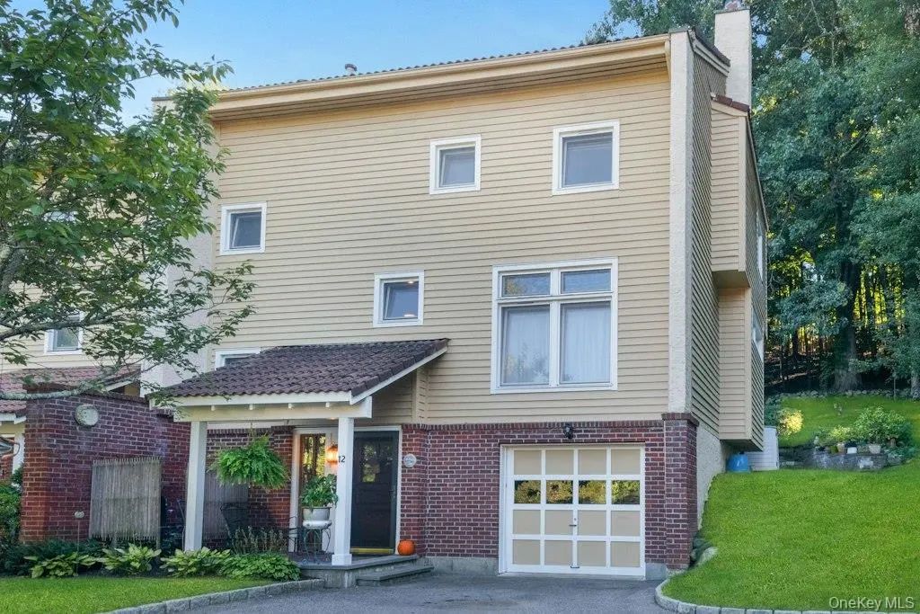 12 Deer Ridge Road, Bedford Corners