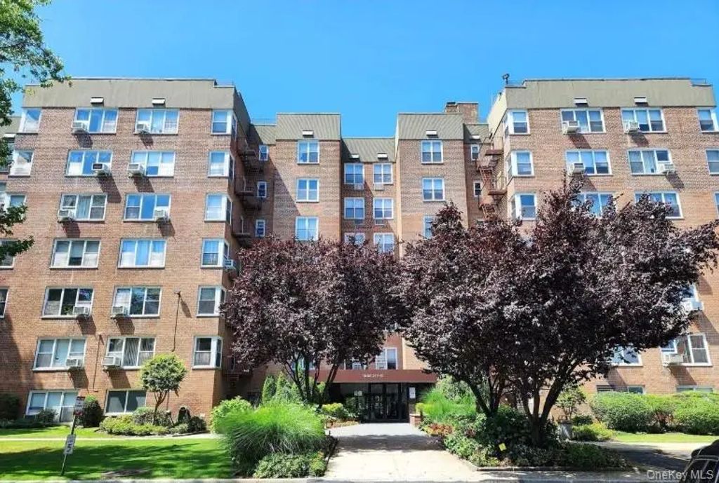18-50 211 Street # 2k, Bayside