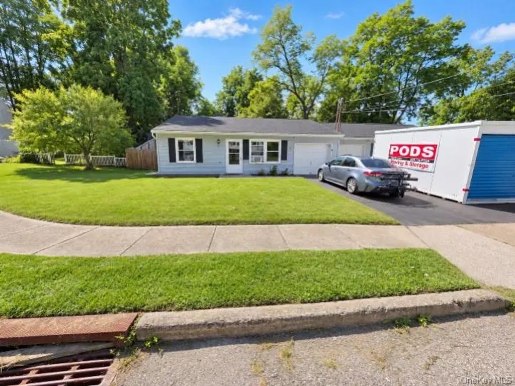 11 Creekview Court, Wappingers Falls
