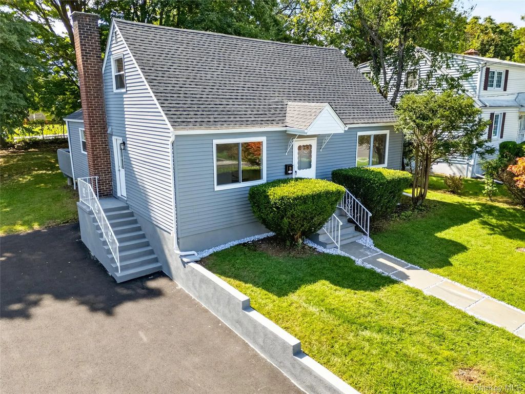 16 Saratoga Road, White Plains