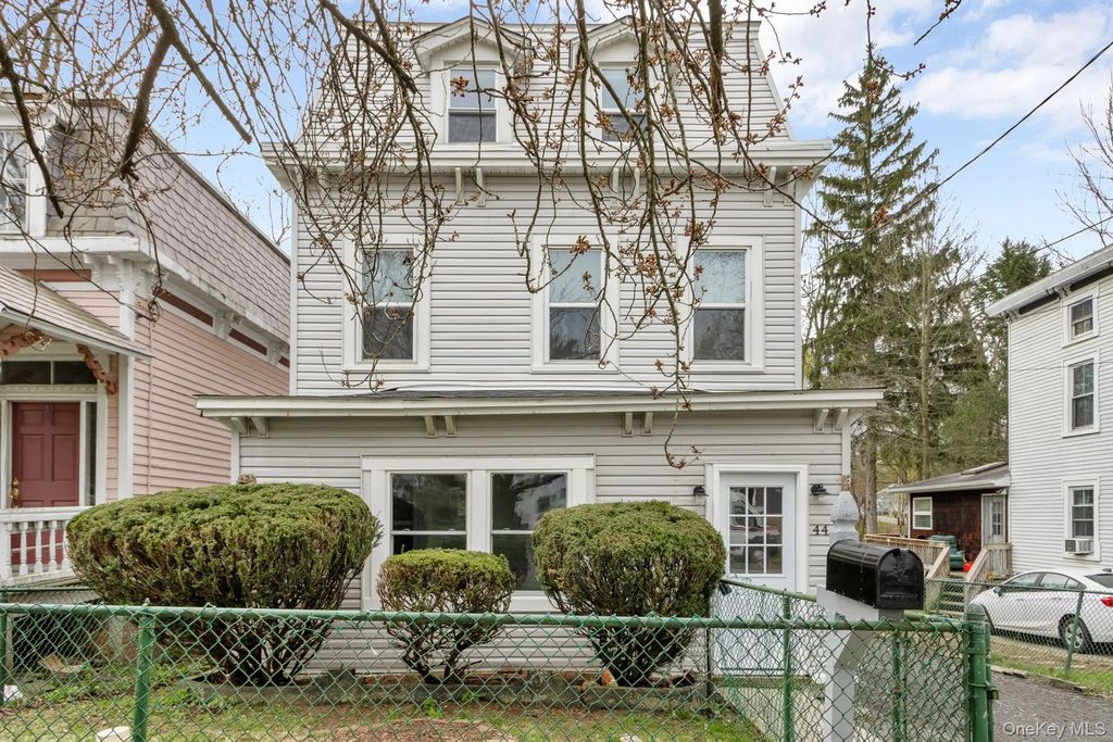 44 Glenwood Avenue, Poughkeepsie